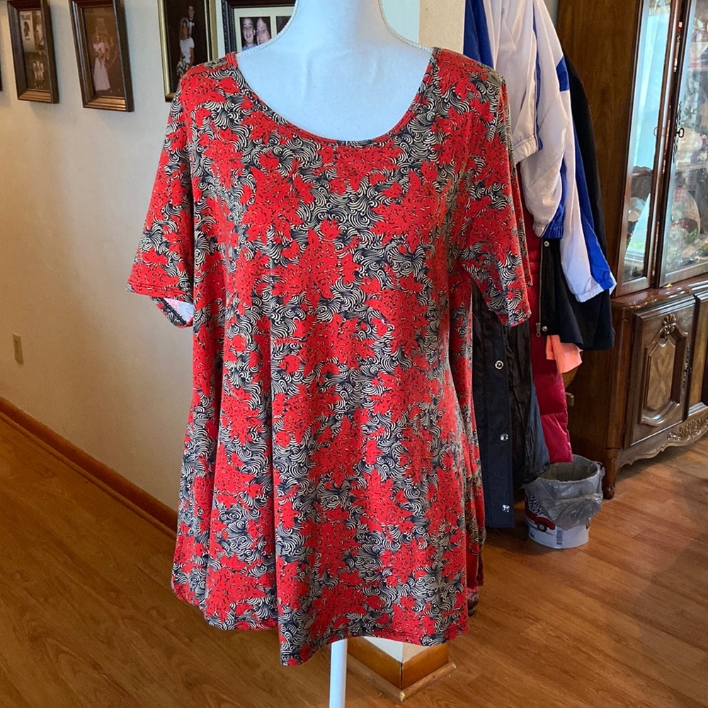 Lularoe Perfect T. Size large